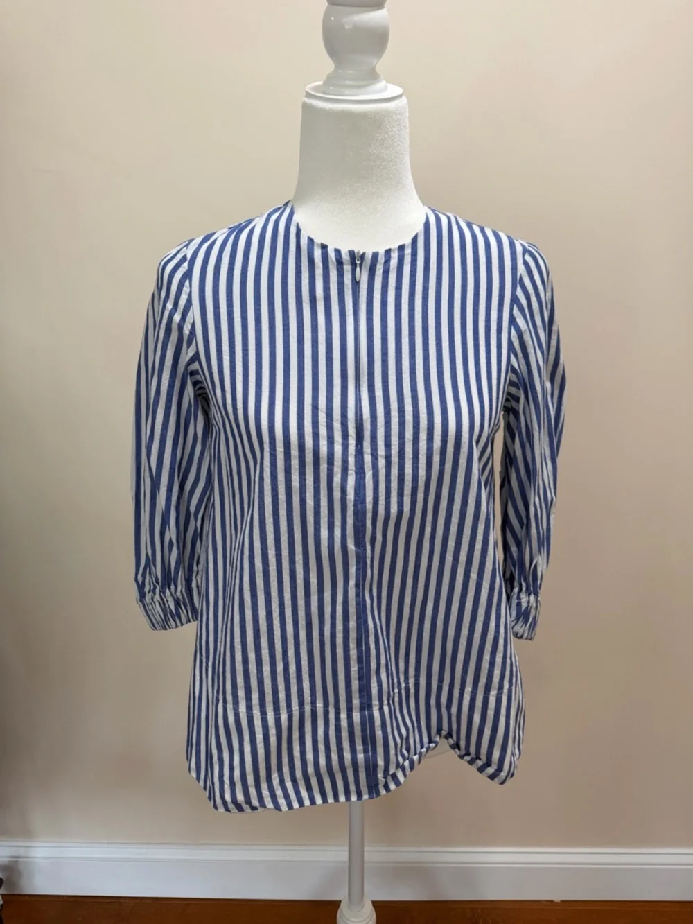 Pomander Place Tuckernuck Blue White Stripe 3/4 Sleeve V Neck Zip Kieran Top XS - Picture 2 of 6